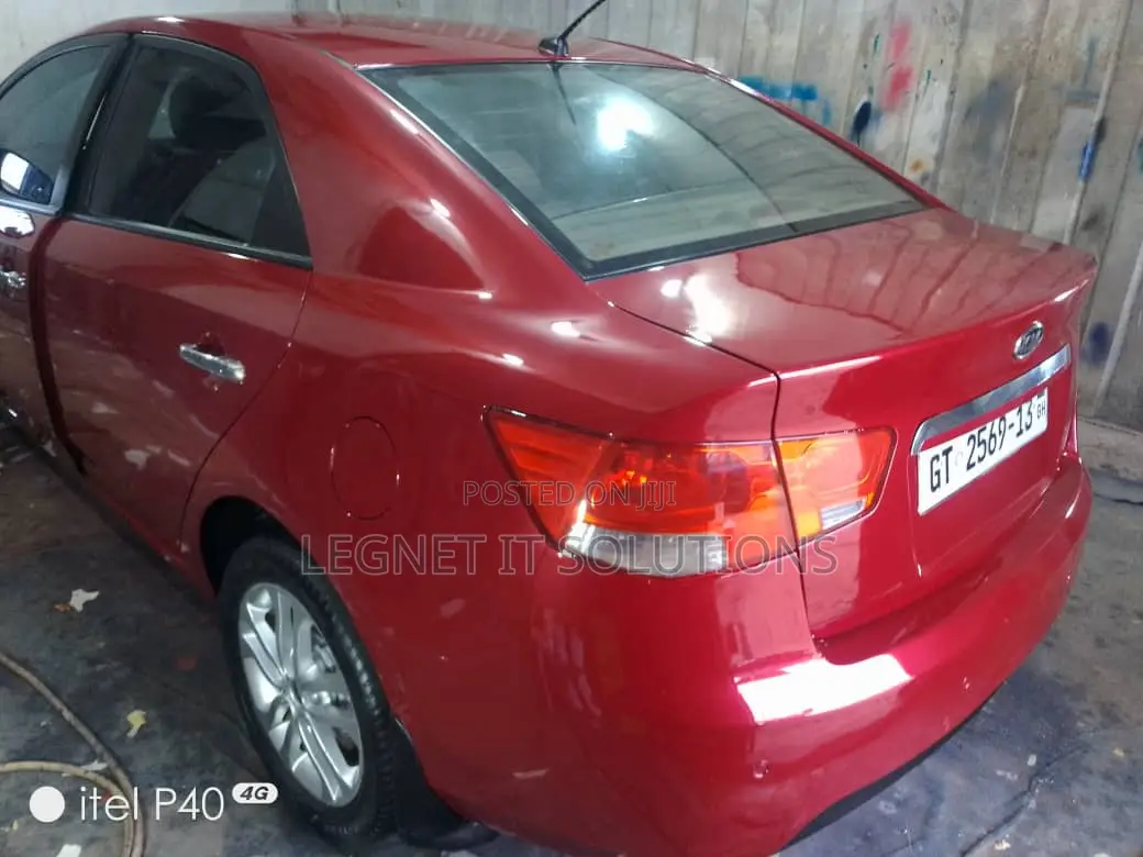 Kia Cerato 2013 Red