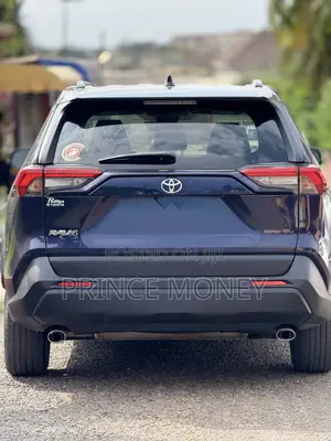 Toyota RAV4 2021 Blue