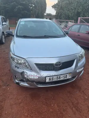 Toyota Corolla 2010 Silver