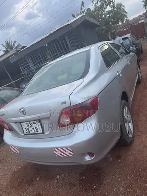 Toyota Corolla 2010 Silver