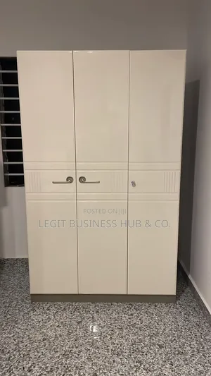 Strong Wardrobe 3 Doors