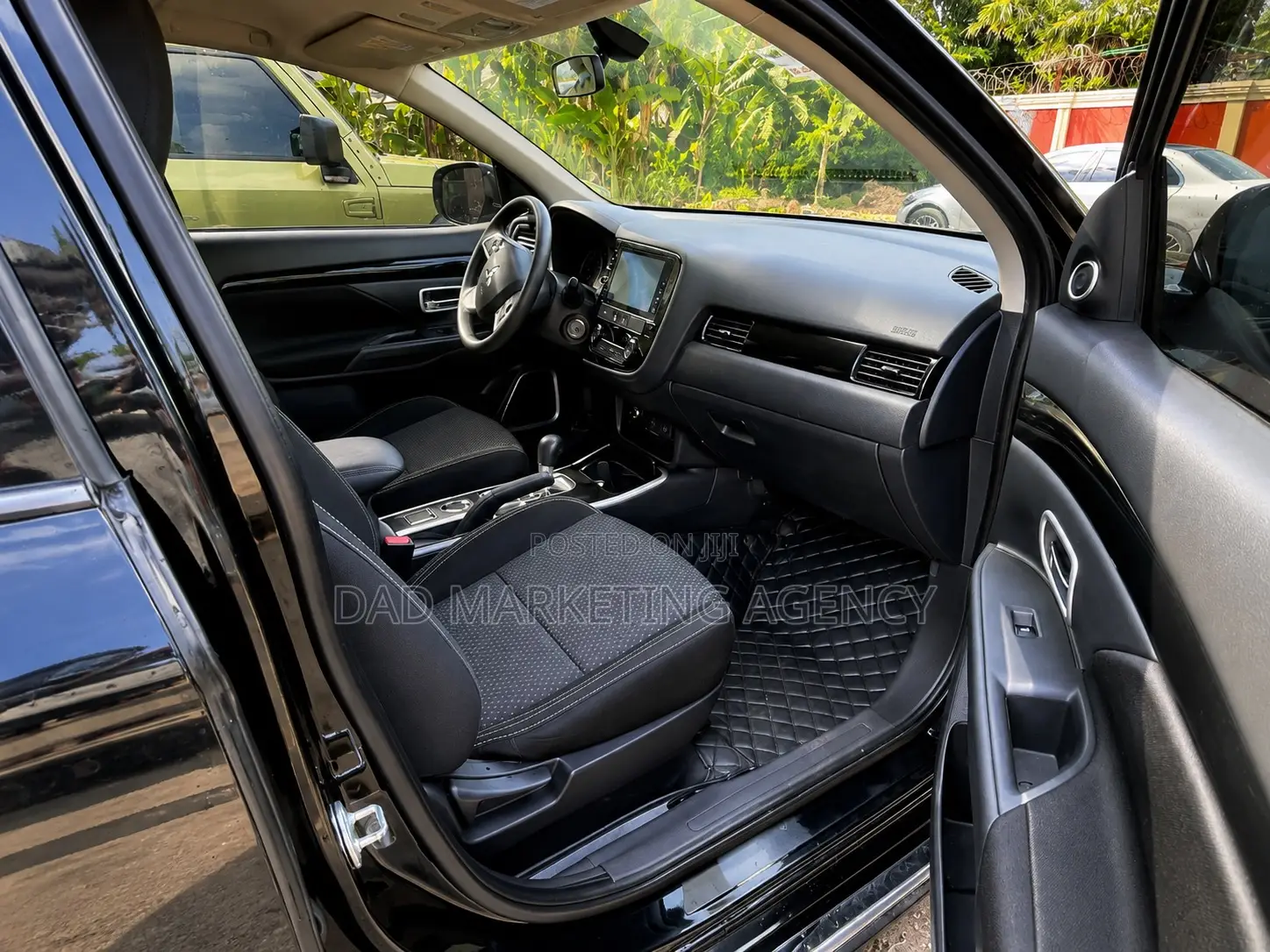 Mitsubishi Outlander 2022 Black