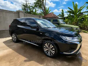 Mitsubishi Outlander 2022 Black