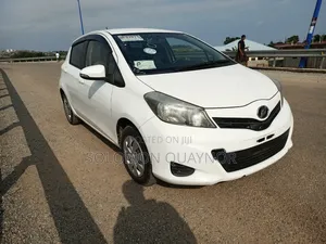 Toyota Vitz 1.3 FWD 5dr 2013 White
