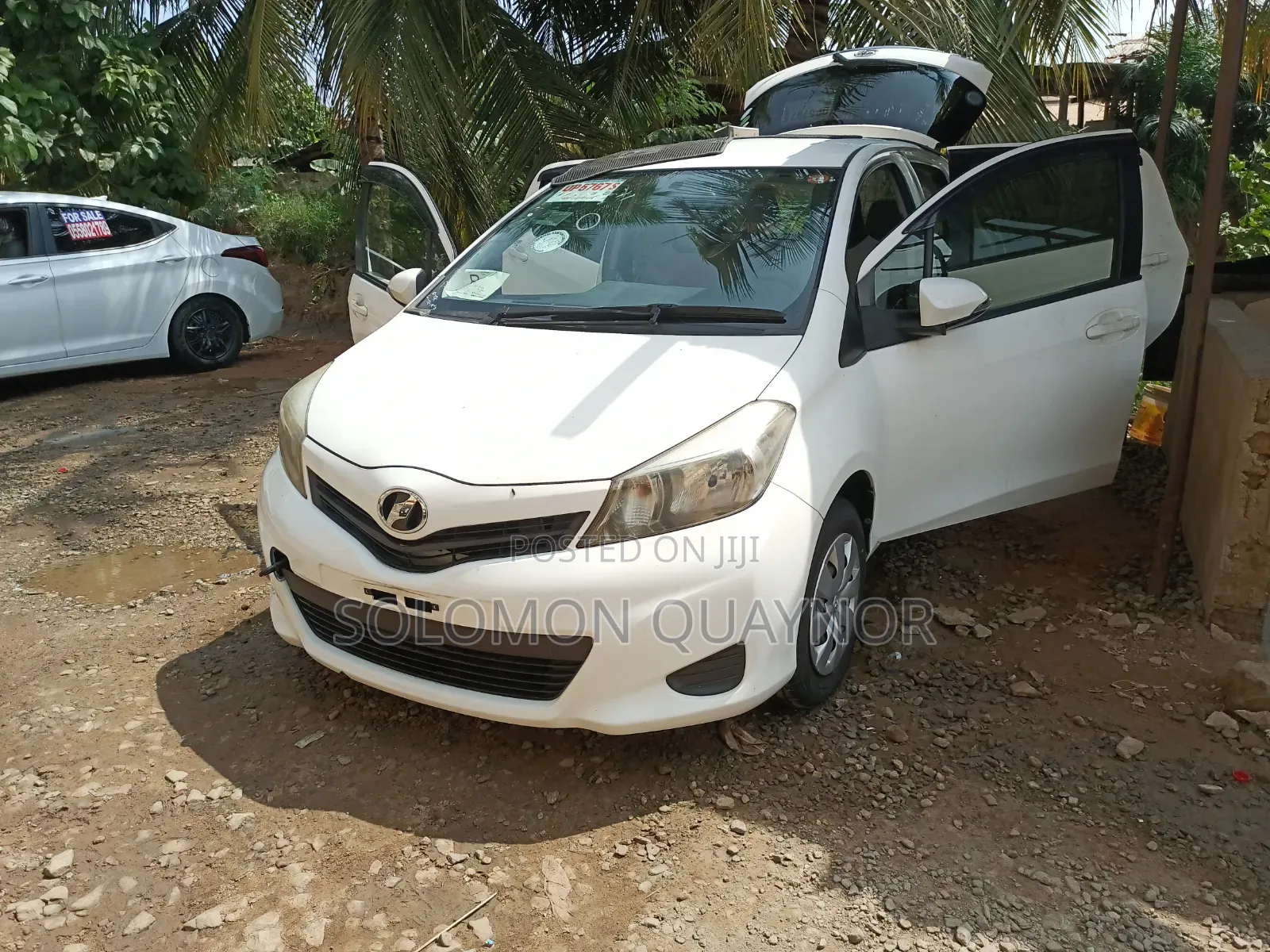 Toyota Vitz 1.3 FWD 5dr 2013 White