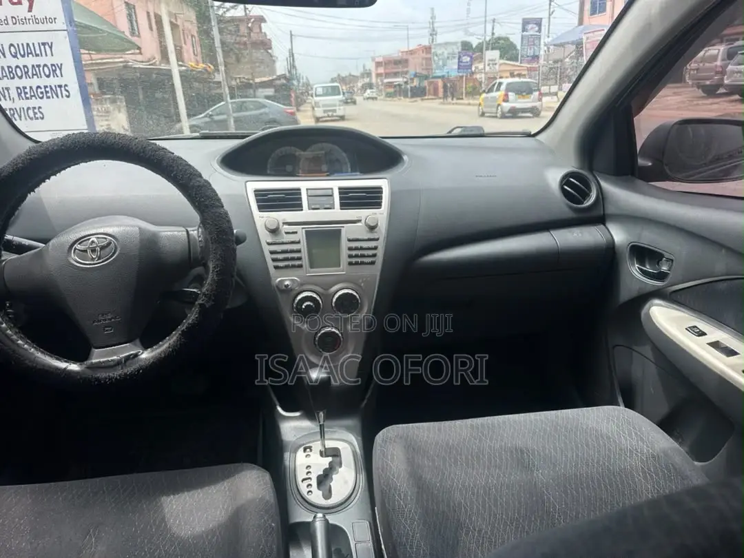 Toyota Yaris 1.5 Automatic 2009 Gray