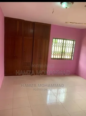 3bdrm Apartment in Hamza Estates, American House for rent