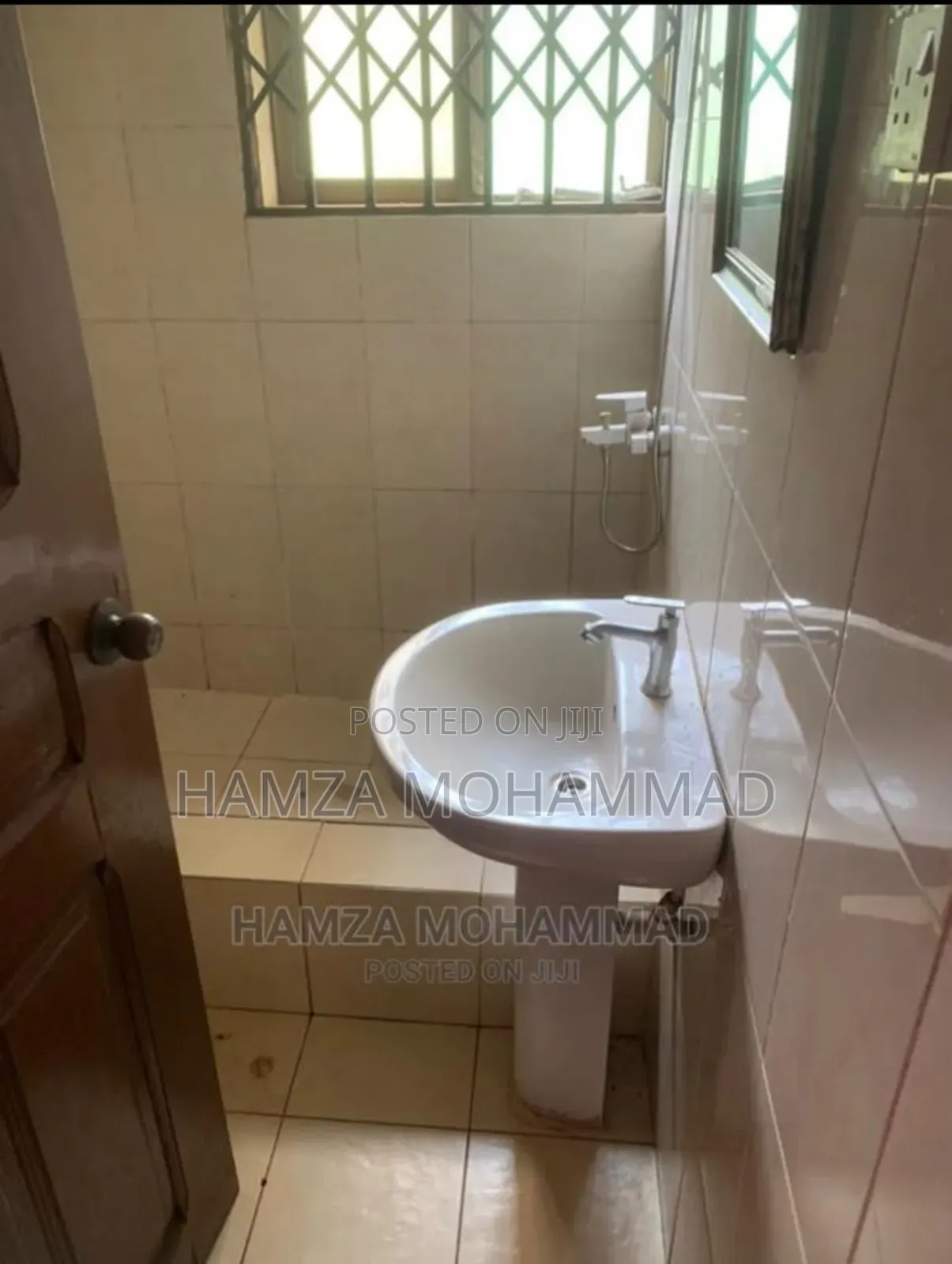 3bdrm Apartment in Hamza Estates, American House for rent