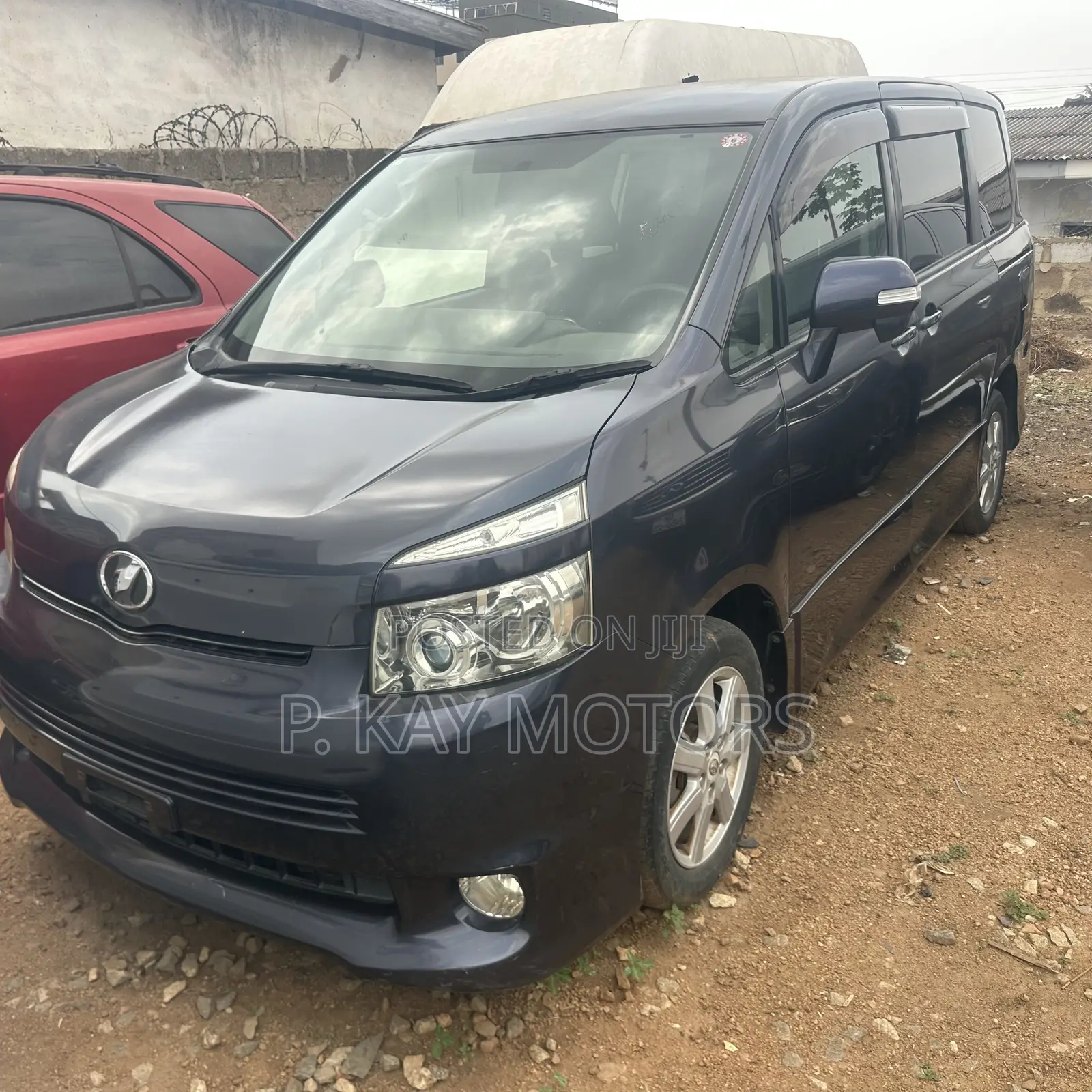 Toyota Voxy X 2WD 8-Seater 2011 Gray