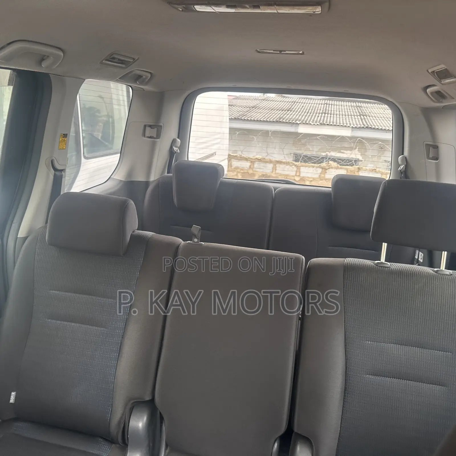 Toyota Voxy X 2WD 8-Seater 2011 Gray