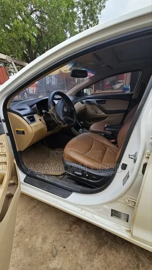 Hyundai Elantra 2013 White