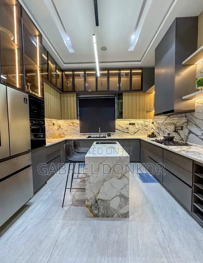 Luxury Kitchen Cabinet