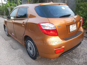 Toyota Matrix 2010 Gold