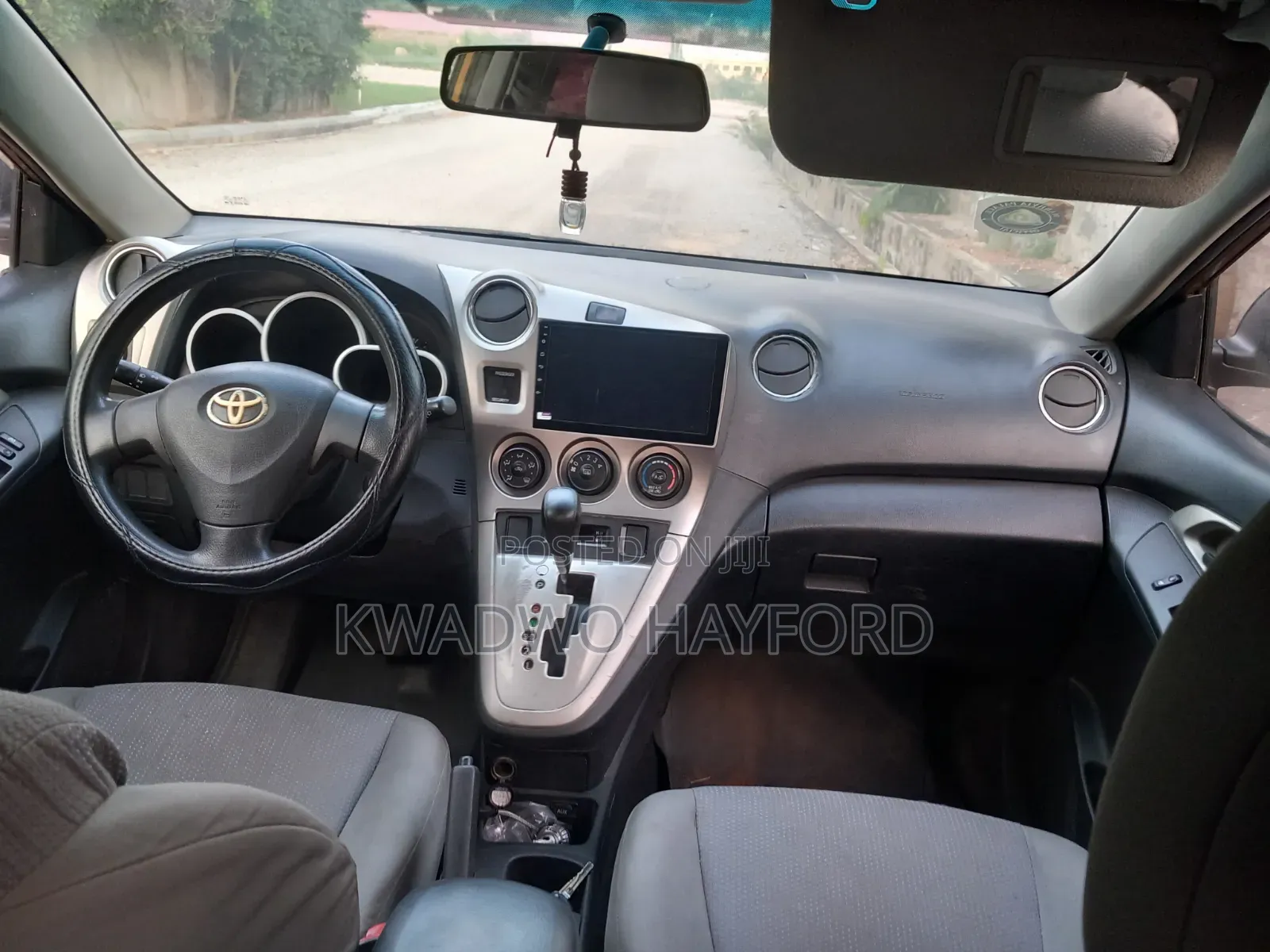 Toyota Matrix 2010 Gold
