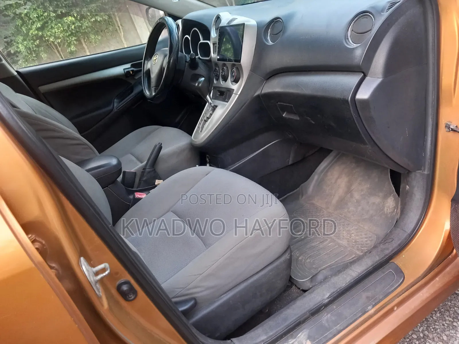 Toyota Matrix 2010 Gold
