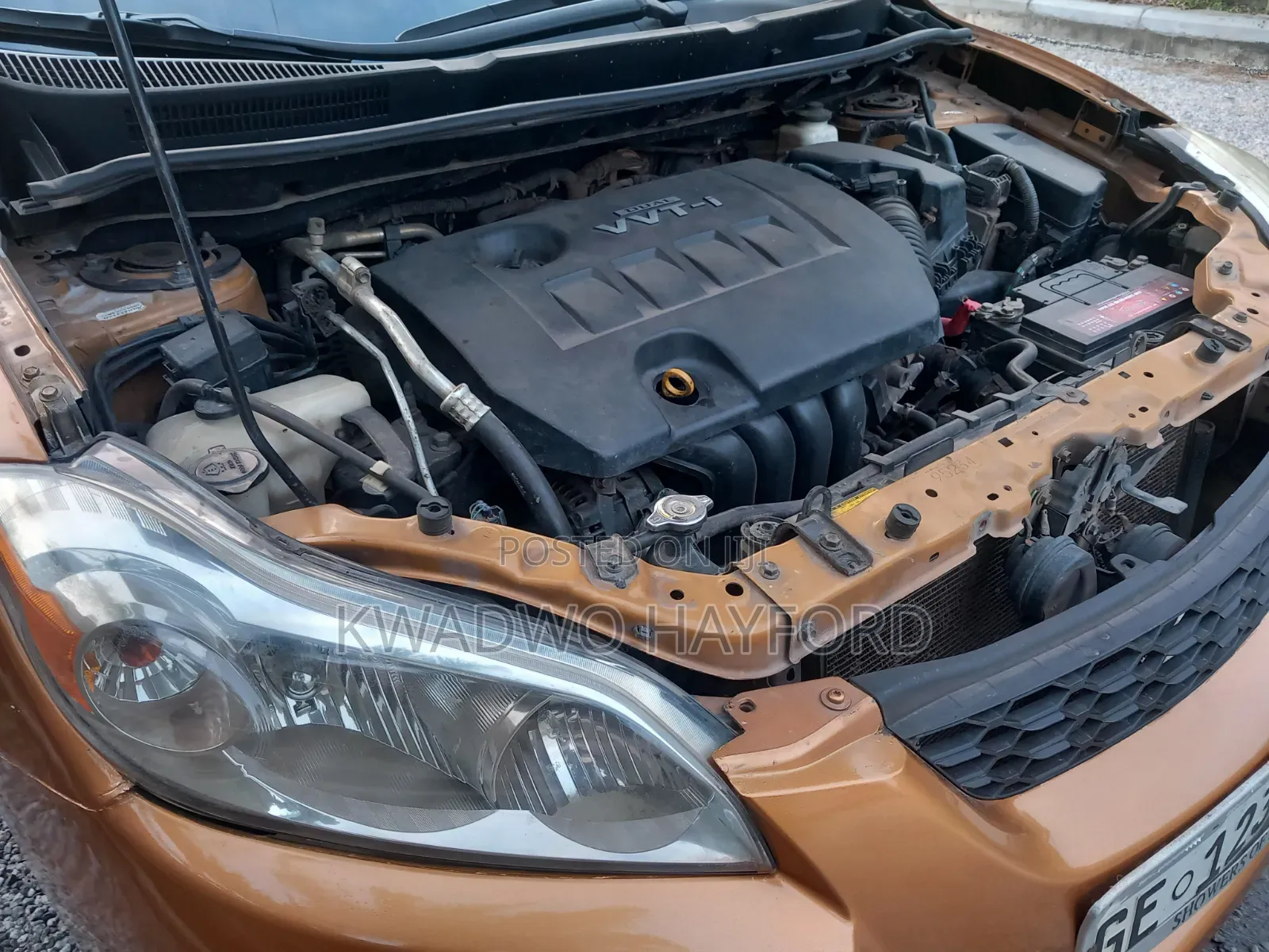 Toyota Matrix 2010 Gold