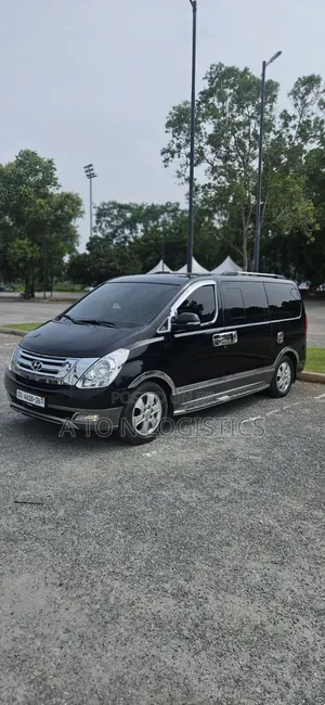 Grand Starex HVX Van