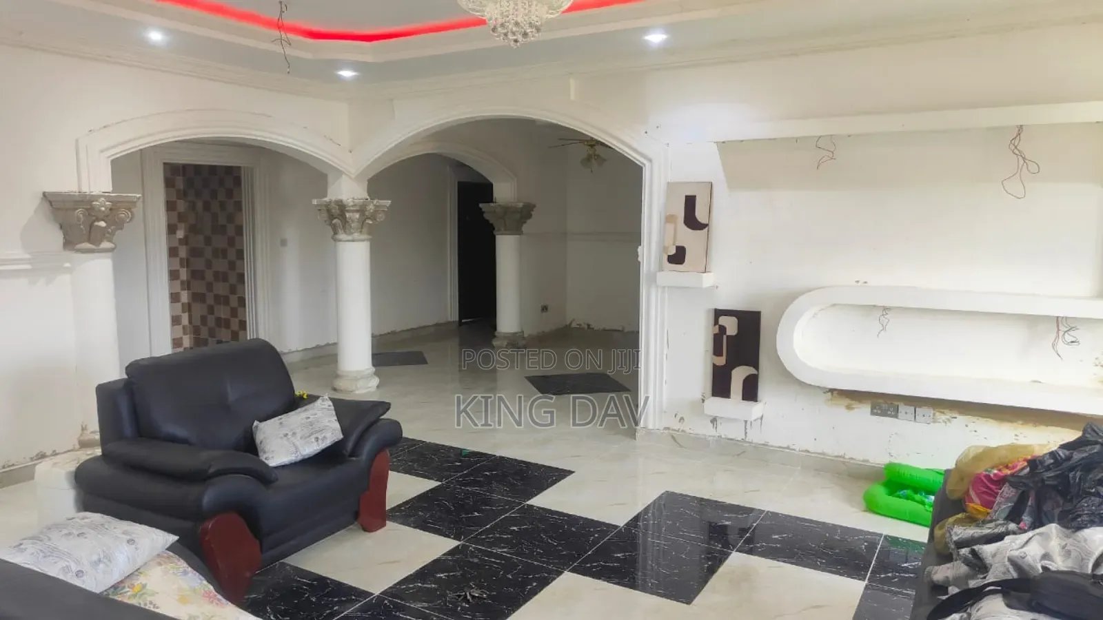 8bdrm Mansion in Millenium City for sale