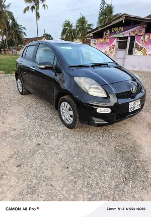 Toyota Vitz 2010 Black