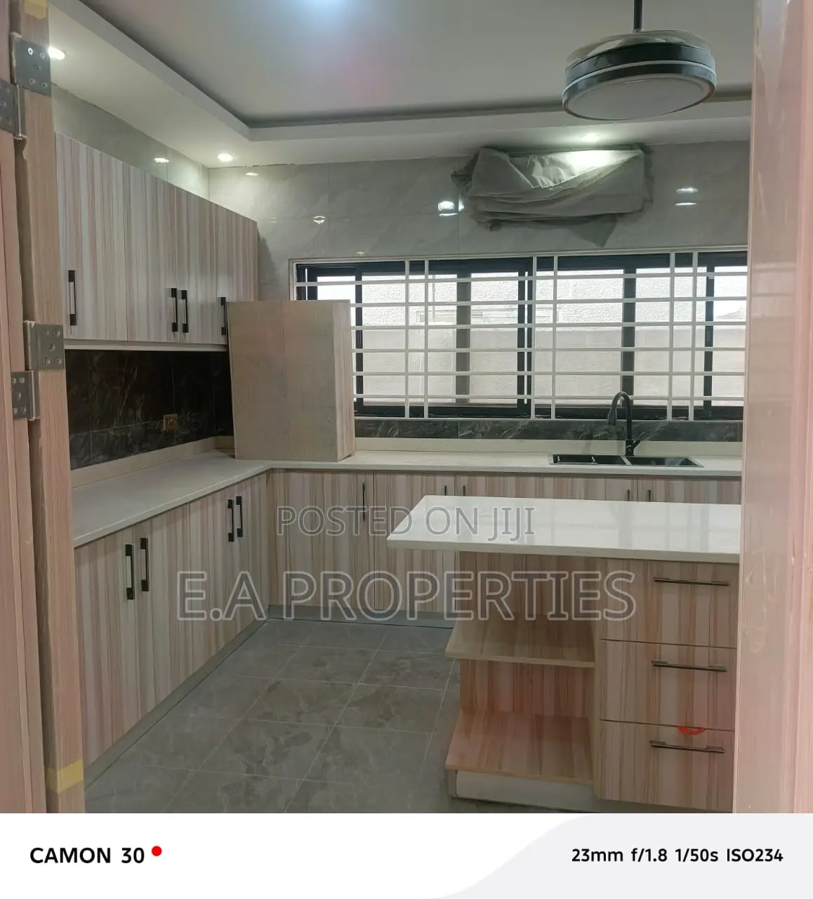 4bdrm House in Ea Properties, Frafraha for sale