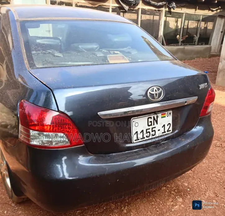 Toyota Yaris 2010 Black