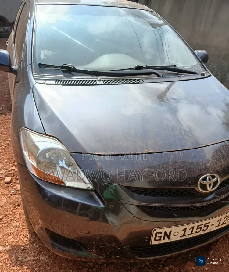 Toyota Yaris 2010 Black