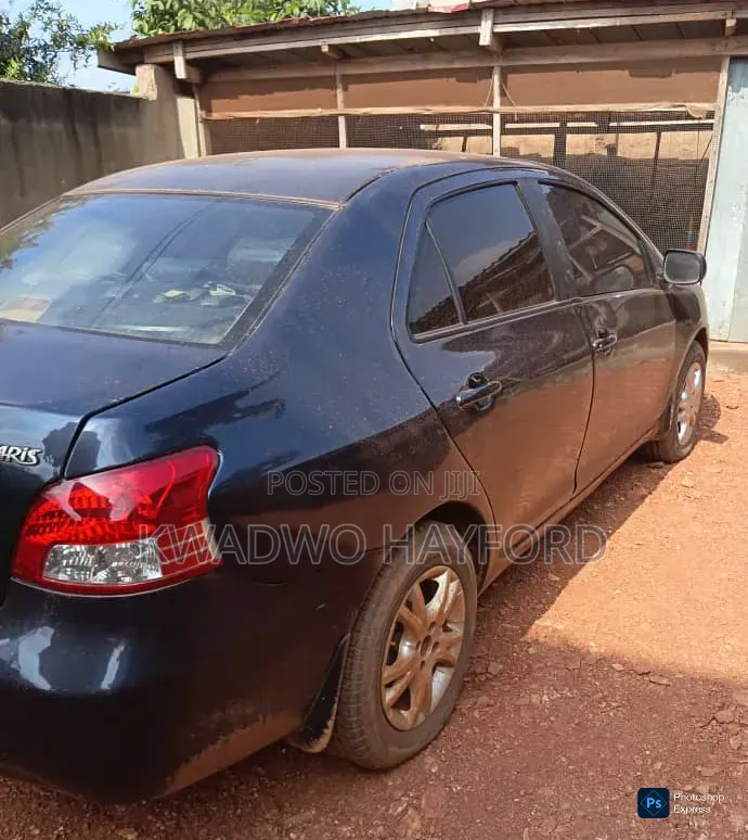 Toyota Yaris 2010 Black