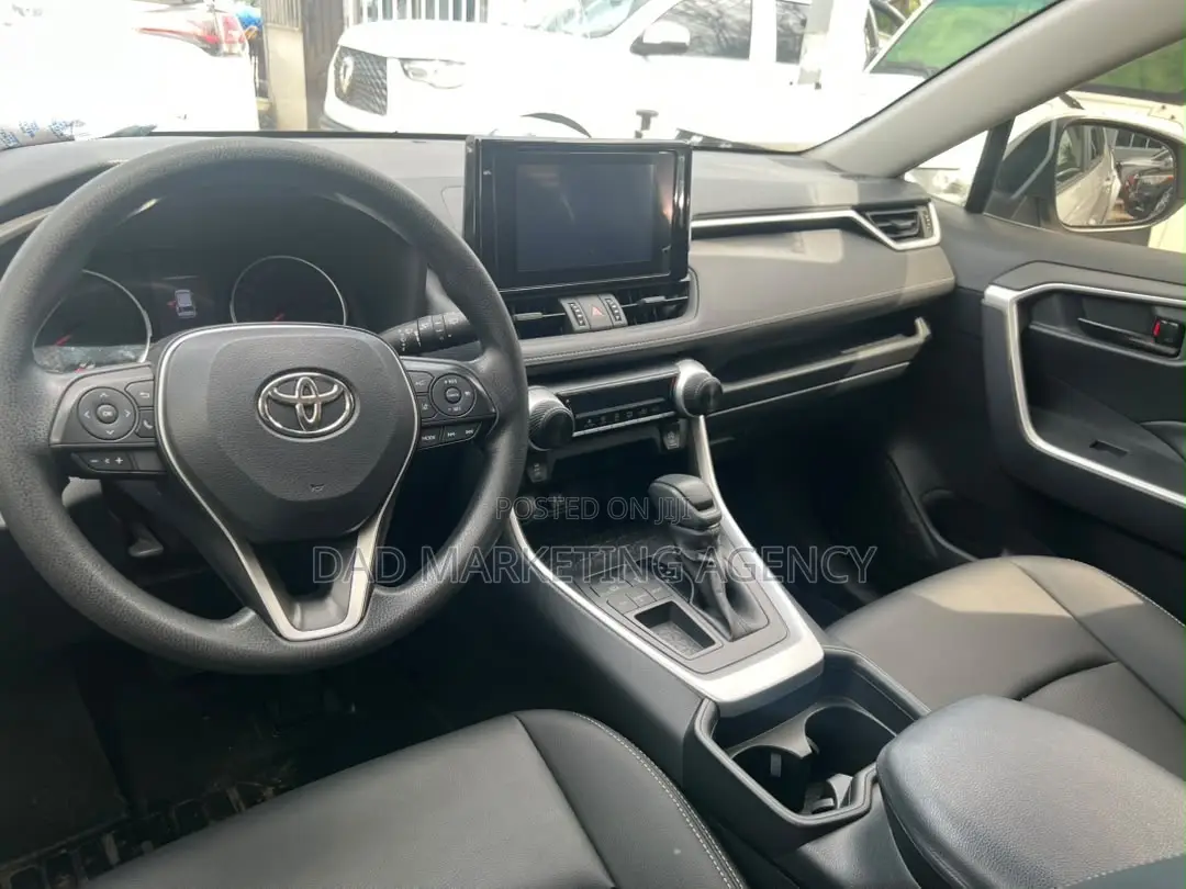 Toyota RAV4 2023 White