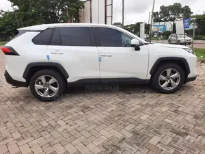 Toyota RAV4 2023 White