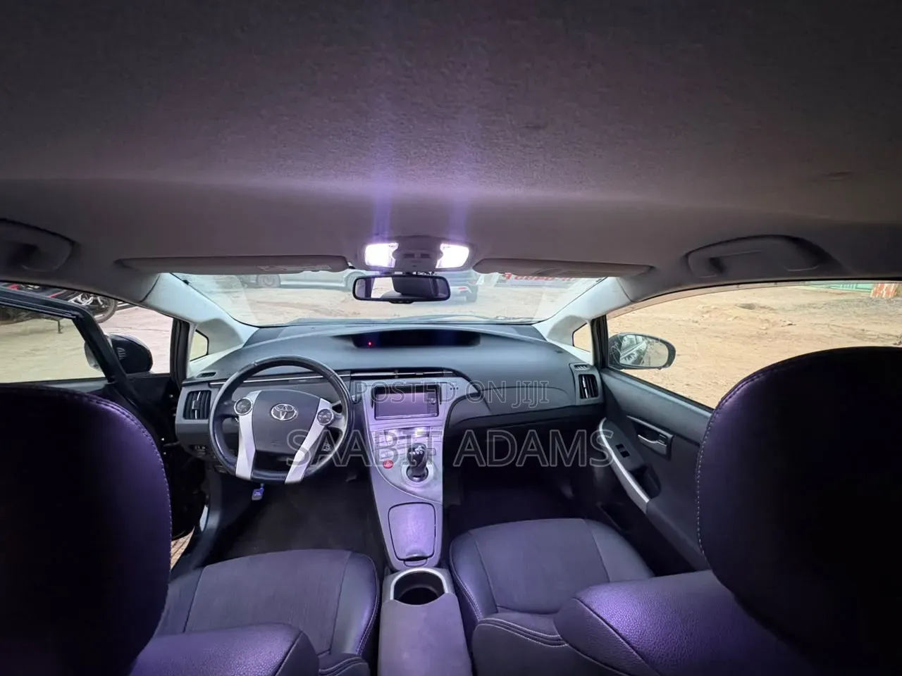 Toyota Prius Five 4dr Hatchback (1.8L 4cyl gas/electric hybrid CVT)