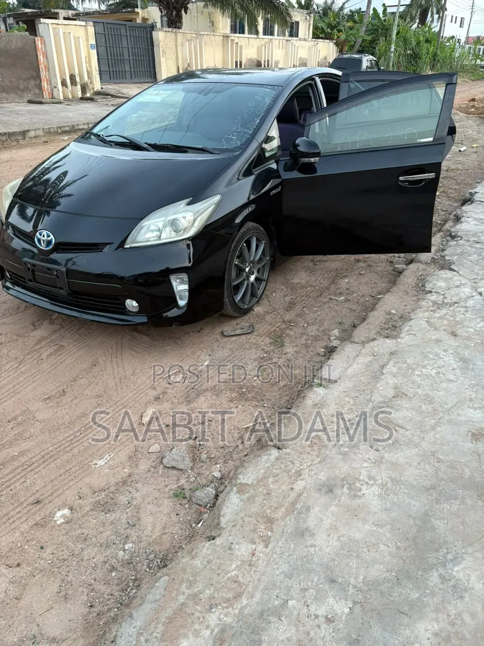 Toyota Prius Five 4dr Hatchback (1.8L 4cyl gas/electric hybrid CVT)