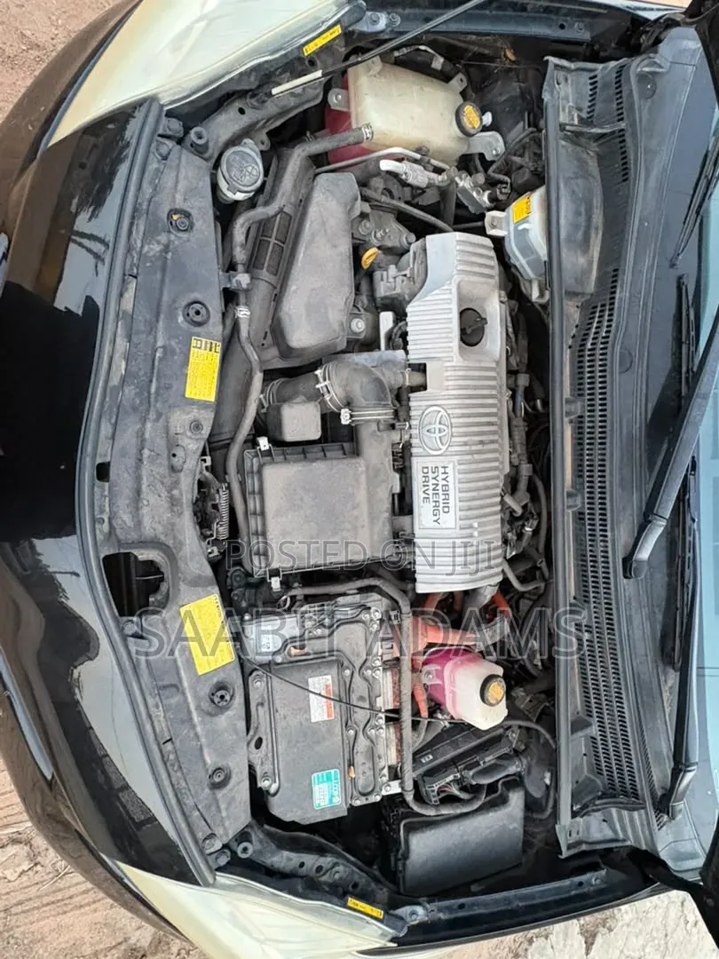 Toyota Prius Five 4dr Hatchback (1.8L 4cyl gas/electric hybrid CVT)