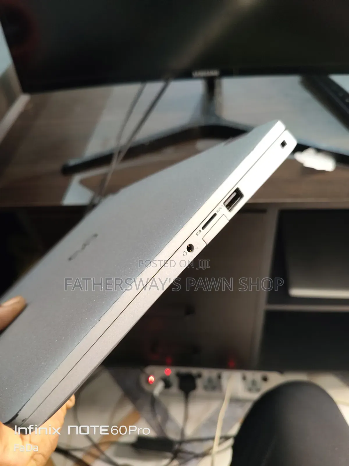 Laptop Dell Latitude 5310 2-in-1 16GB Intel Core i5 SSD 256GB