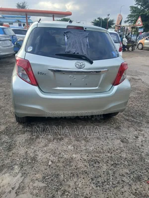 Toyota Vitz 1.0 FWD 5dr 2013 Gray