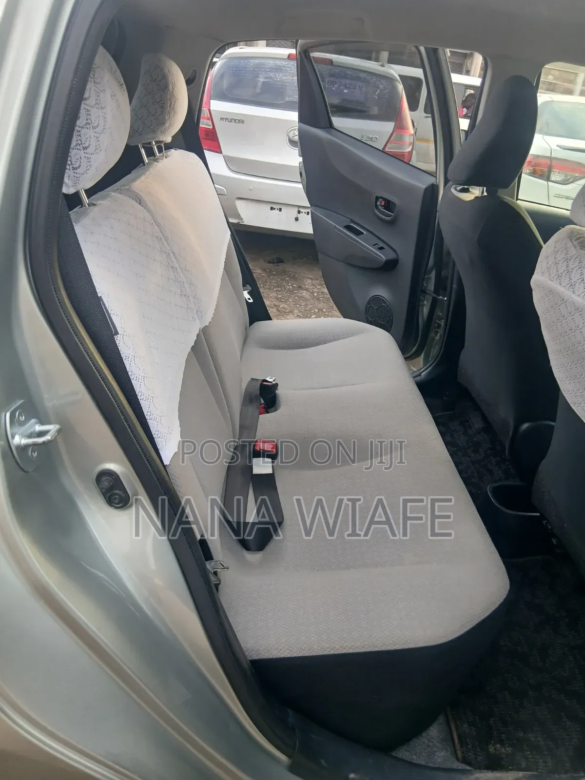 Toyota Vitz 1.0 FWD 5dr 2013 Gray
