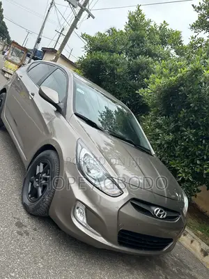 Hyundai Accent GLS 2013 Brown