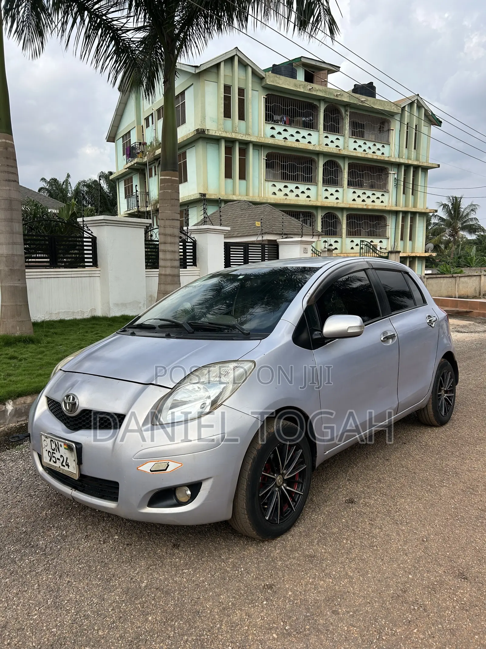 Toyota Vitz 1.3 AWD 3dr 2010 Silver