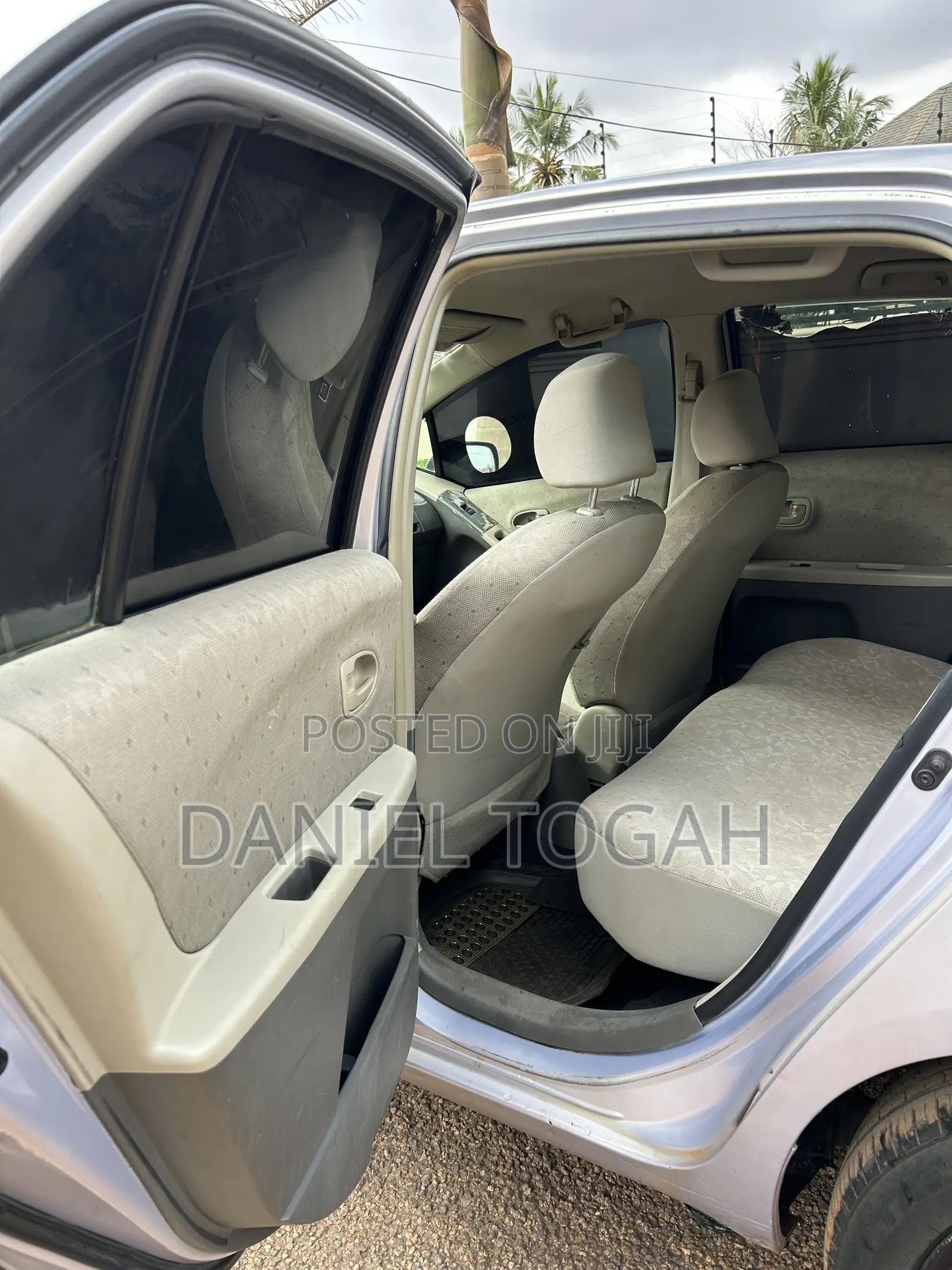 Toyota Vitz 1.3 AWD 3dr 2010 Silver