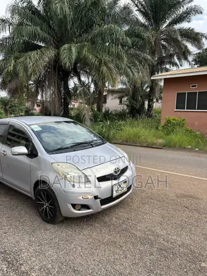 Toyota Vitz 1.3 AWD 3dr 2010 Silver