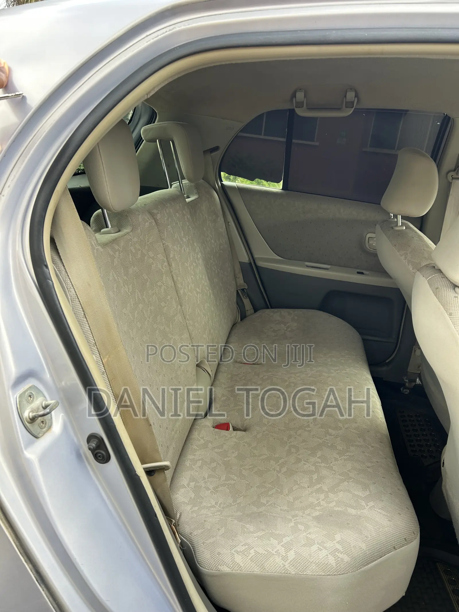 Toyota Vitz 1.3 AWD 3dr 2010 Silver