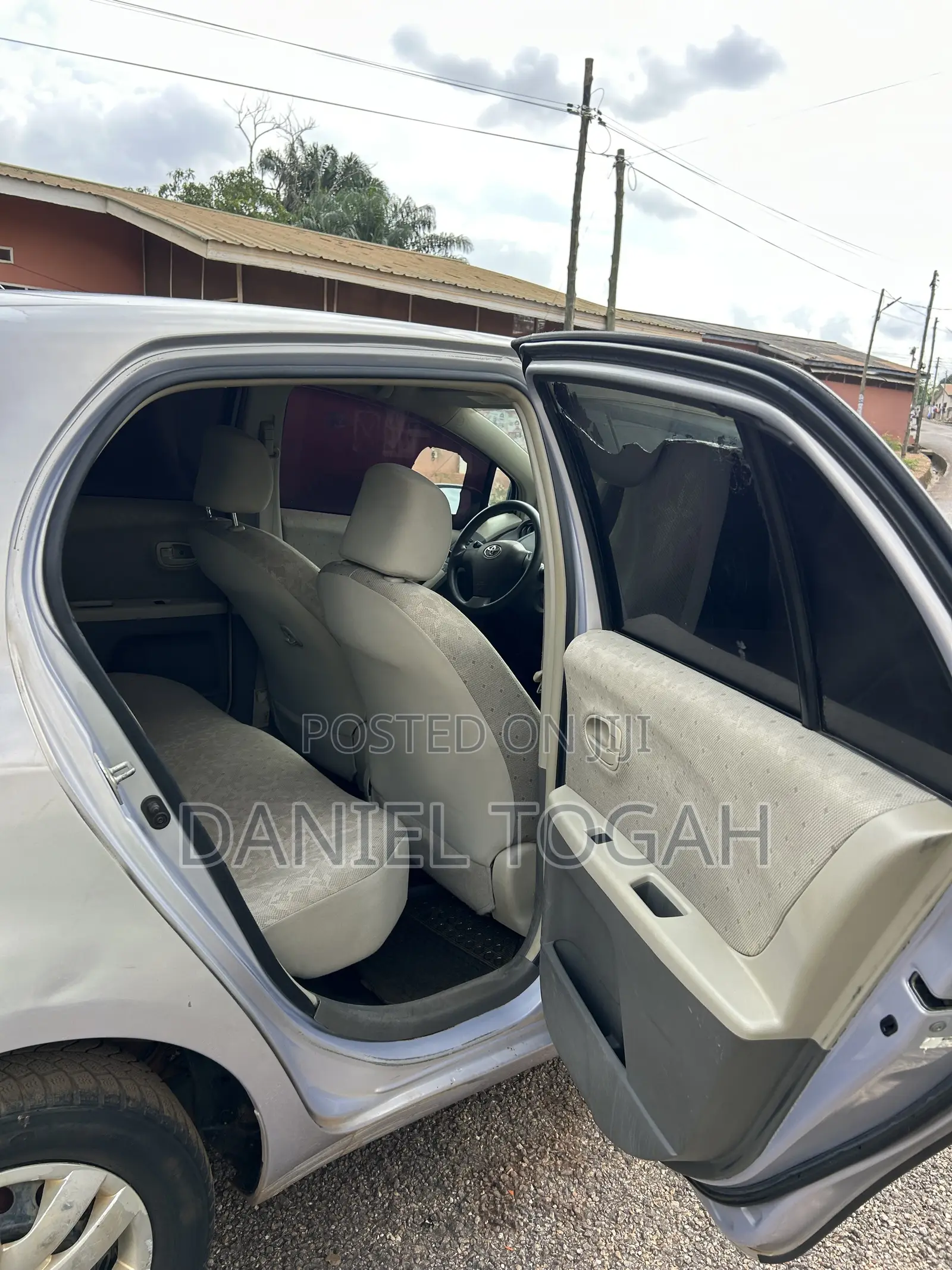 Toyota Vitz 1.3 AWD 3dr 2010 Silver