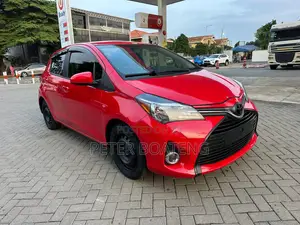 Toyota Yaris SE Hatchback 5dr 2016 Red