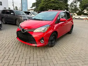 Toyota Yaris SE Hatchback 5dr 2016 Red