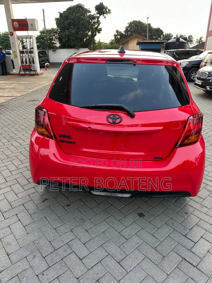 Toyota Yaris SE Hatchback 5dr 2016 Red