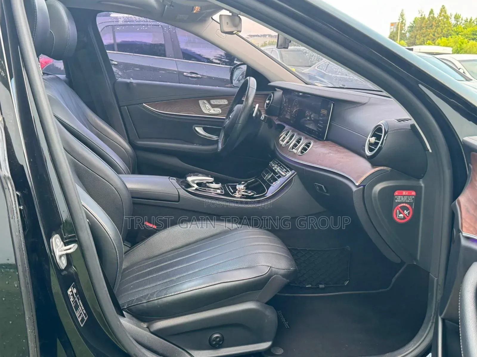 Mercedes-Benz E300 2016 Black