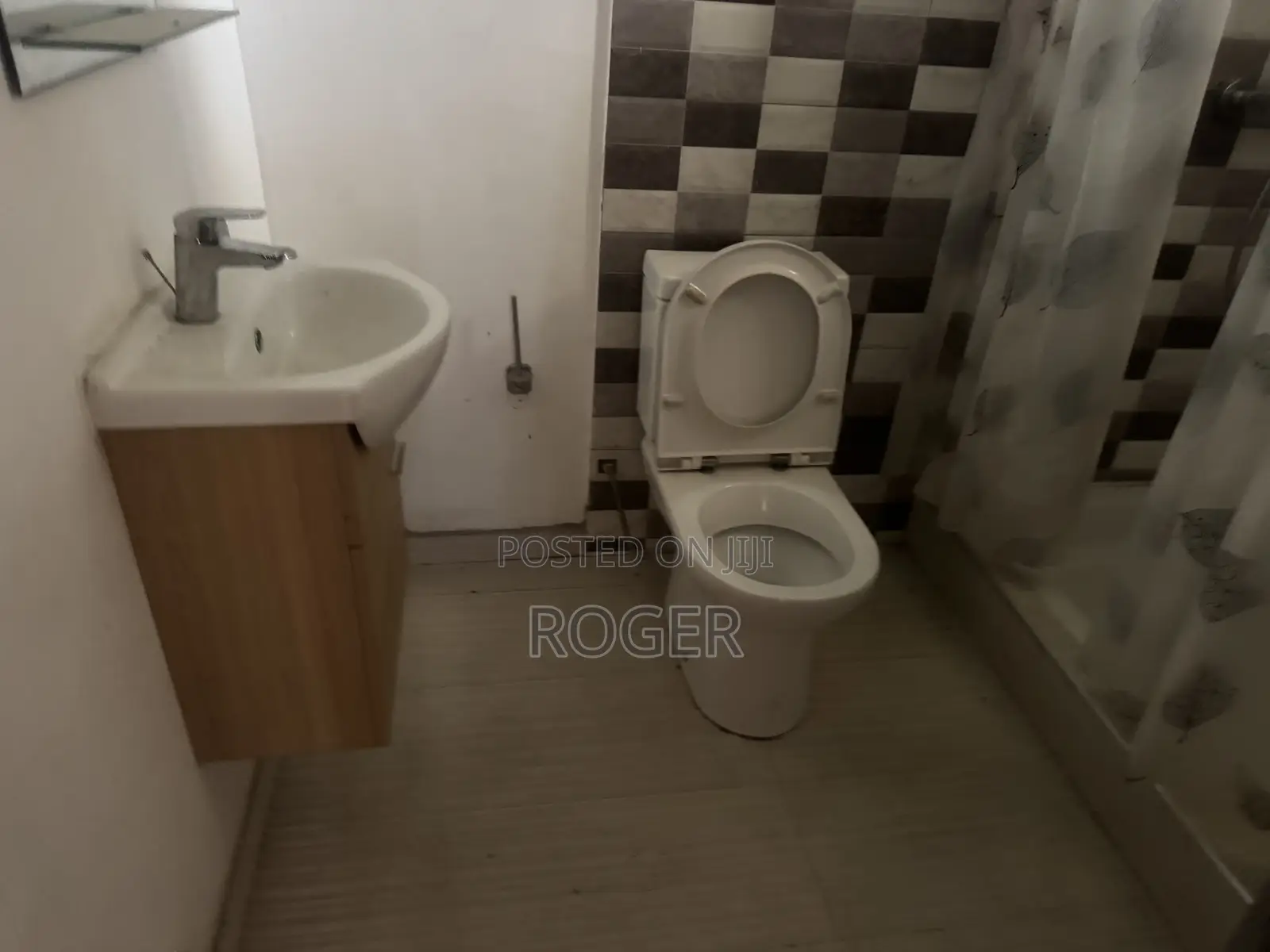5bdrm House in Achimota Abc for rent