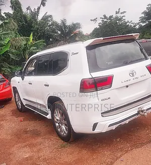 Toyota Land Cruiser 2015 White