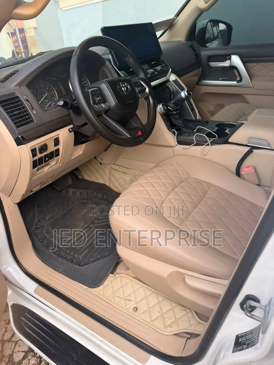 Toyota Land Cruiser 2015 White
