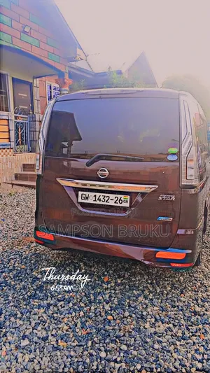 Nissan Caravan (Urvan) 2014 Brown
