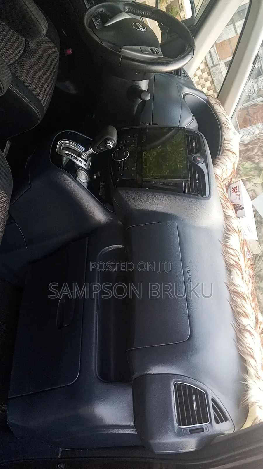 Nissan Caravan (Urvan) 2014 Brown